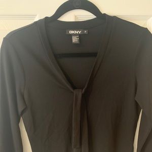 DKNY 3/4 sleeve top with tie detail